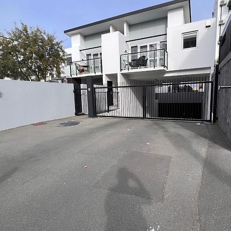 Latimer Loft - Christchurch Holiday Homes Екстериор снимка