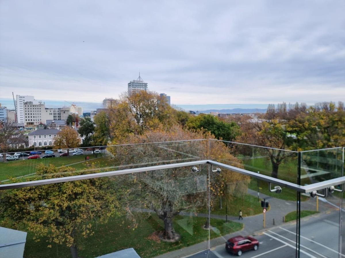 Latimer Loft - Christchurch Holiday Homes Екстериор снимка