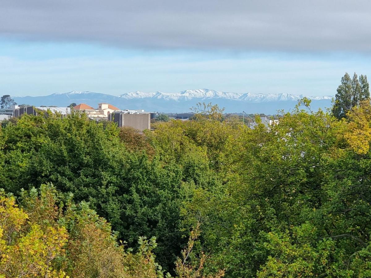 Latimer Loft - Christchurch Holiday Homes Екстериор снимка