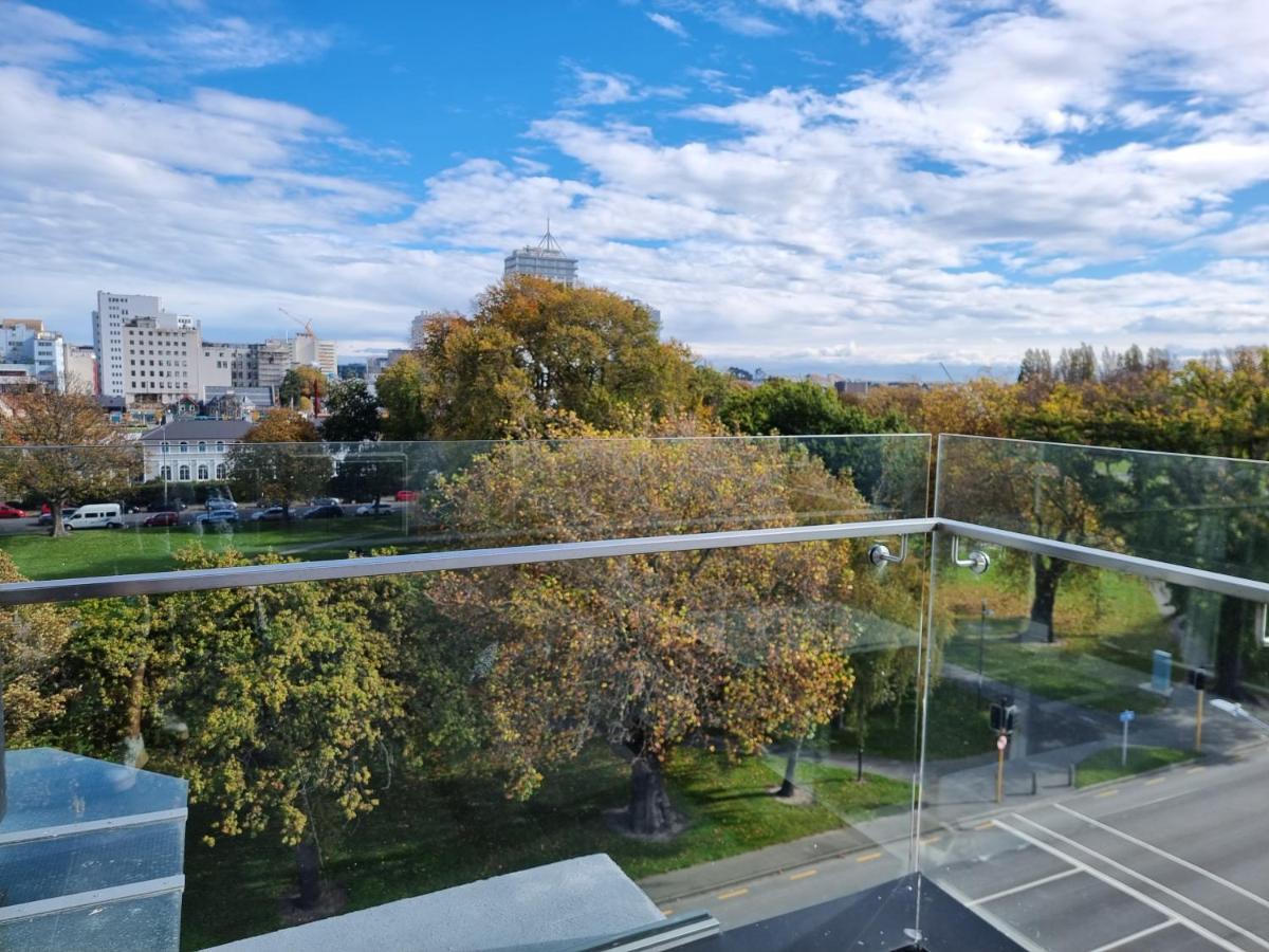 Latimer Loft - Christchurch Holiday Homes Екстериор снимка