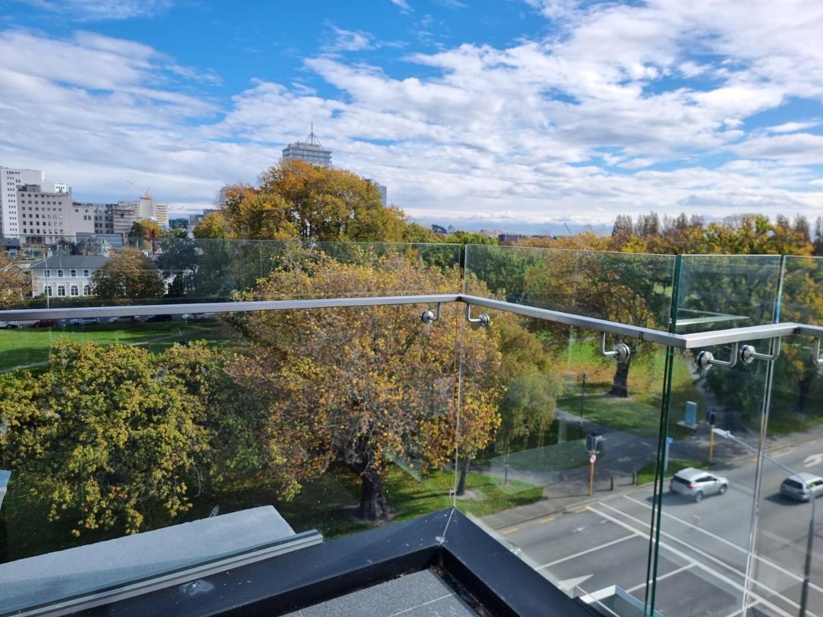 Latimer Loft - Christchurch Holiday Homes Екстериор снимка