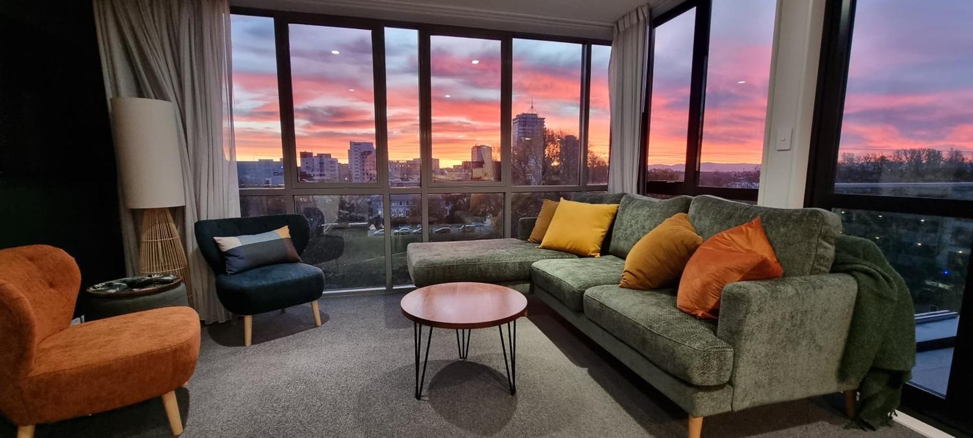 Latimer Loft - Christchurch Holiday Homes Екстериор снимка