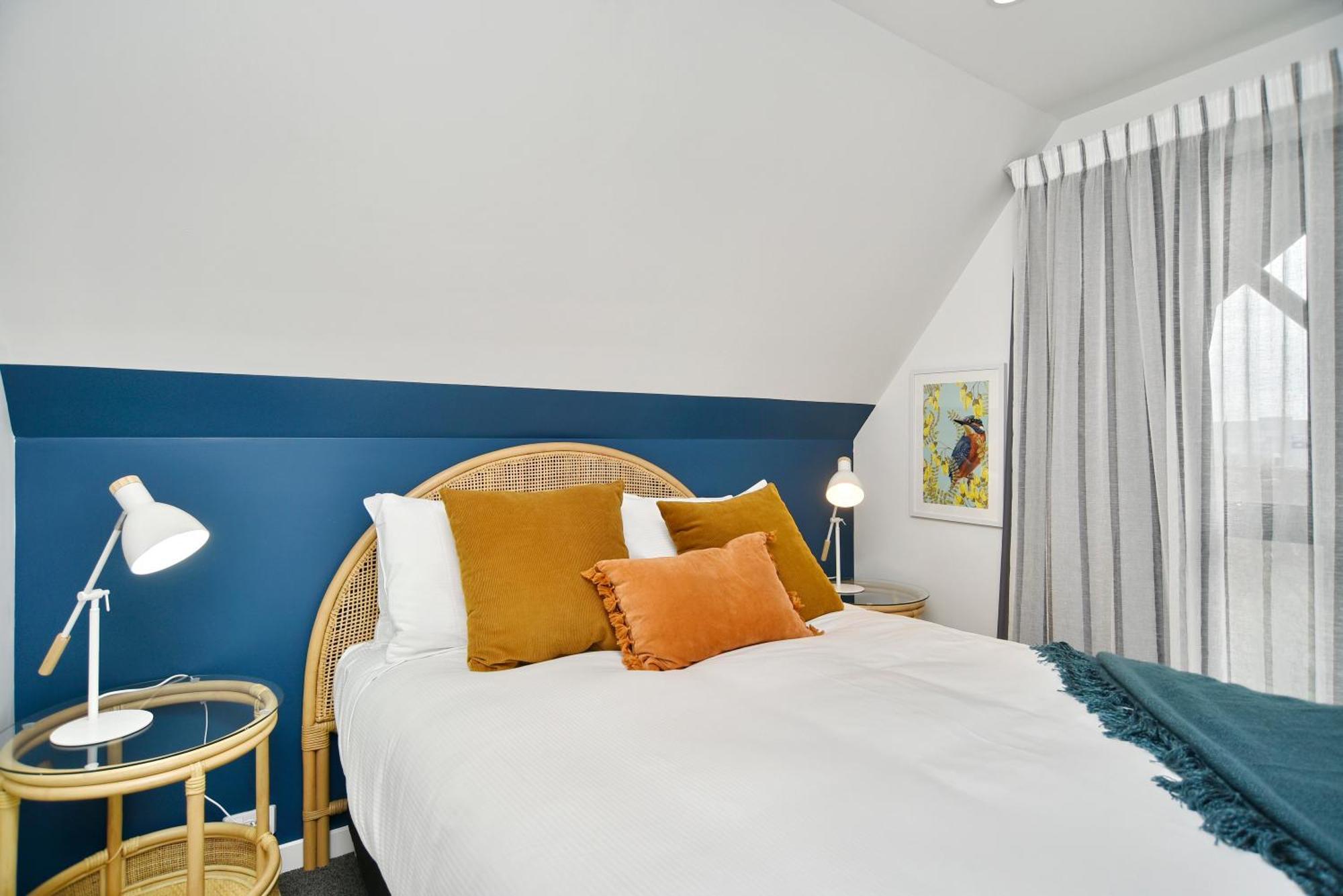 Latimer Loft - Christchurch Holiday Homes Екстериор снимка