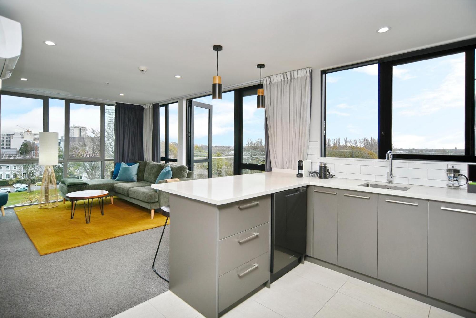 Latimer Loft - Christchurch Holiday Homes Екстериор снимка
