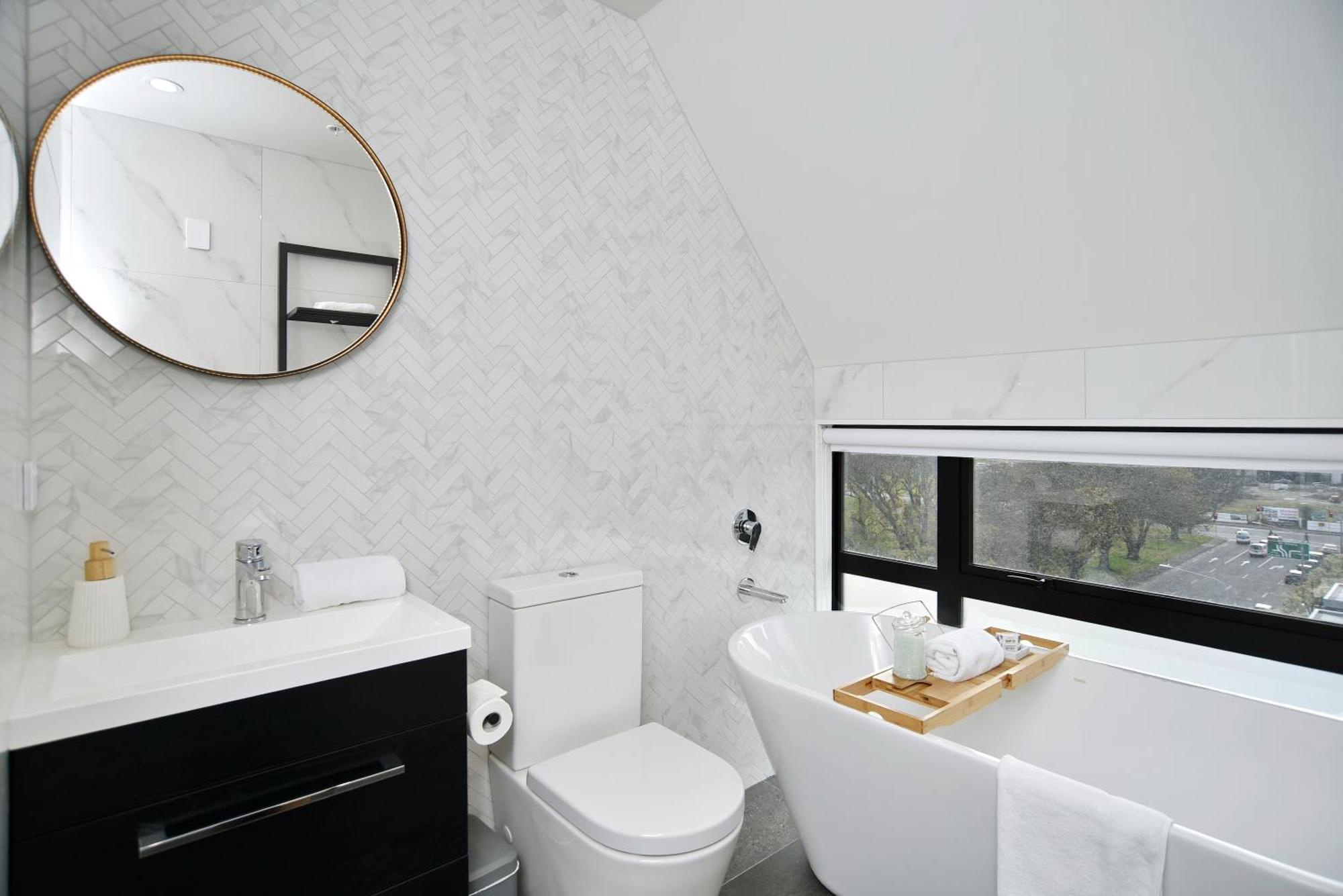 Latimer Loft - Christchurch Holiday Homes Екстериор снимка