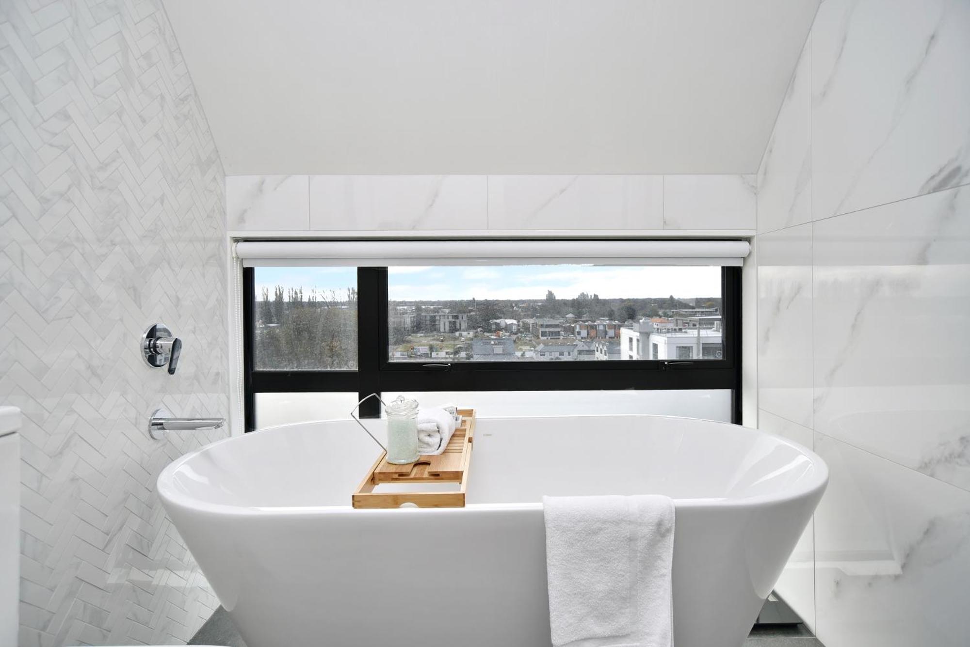 Latimer Loft - Christchurch Holiday Homes Екстериор снимка