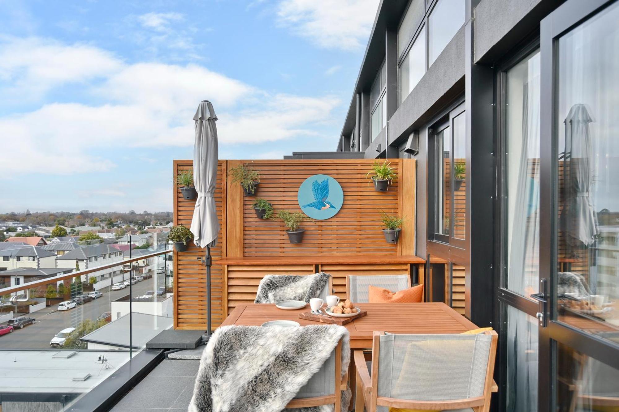 Latimer Loft - Christchurch Holiday Homes Екстериор снимка